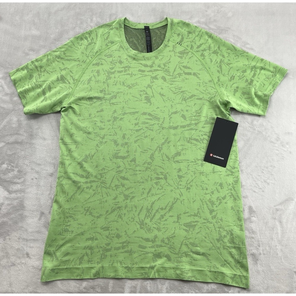 Lululemon Metal Tech Short Sleeve 2.0 Shirt Men Large Green Geometric Slim Fit